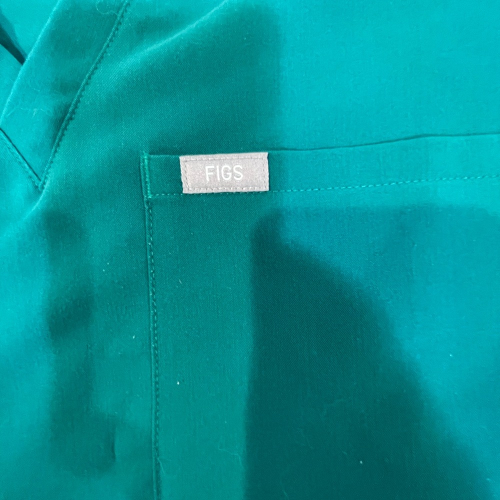 FIGS scrub single pocket! Just like new!